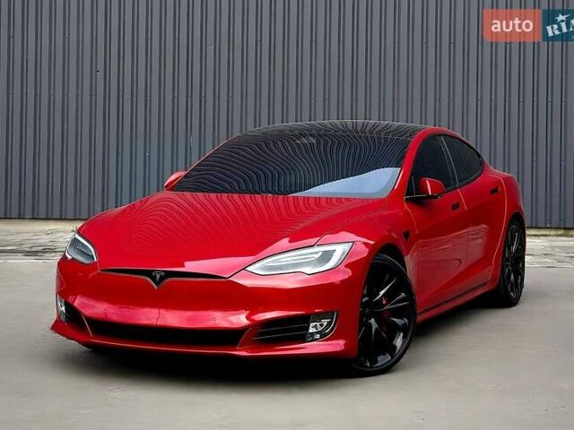 Красный Тесла Модель С, объемом двигателя 0 л и пробегом 65 тыс. км за 38500 $, фото 1 на Automoto.ua