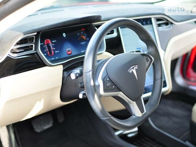 Червоний Тесла Модель С, об'ємом двигуна 0 л та пробігом 62 тис. км за 51300 $, фото 1 на Automoto.ua