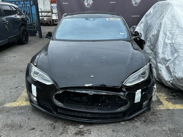 Тесла Модель С, об'ємом двигуна 0 л та пробігом 10 тис. км за 4000 $, фото 1 на Automoto.ua