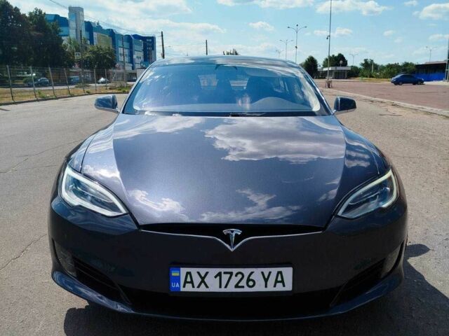Серый Тесла Модель С, объемом двигателя 0 л и пробегом 65 тыс. км за 25500 $, фото 1 на Automoto.ua