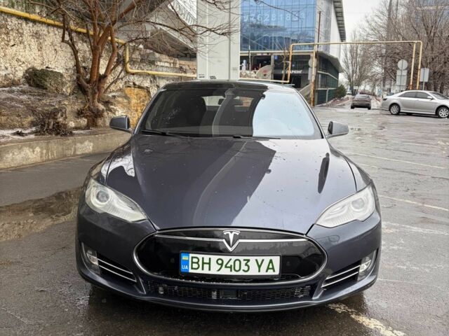 Серый Тесла Модель С, объемом двигателя 0 л и пробегом 360 тыс. км за 12000 $, фото 1 на Automoto.ua
