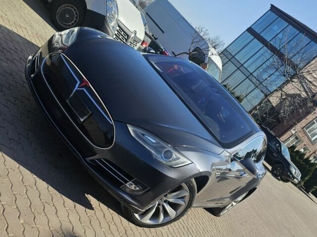 Серый Тесла Модель С, объемом двигателя 0 л и пробегом 155 тыс. км за 11300 $, фото 1 на Automoto.ua