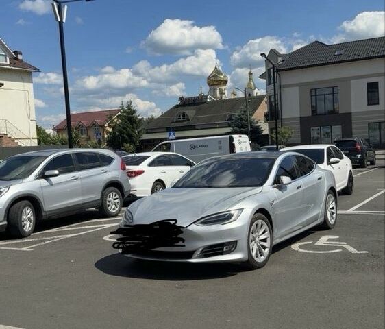 Сірий Тесла Модель С, об'ємом двигуна 1 л та пробігом 120 тис. км за 10900 $, фото 1 на Automoto.ua