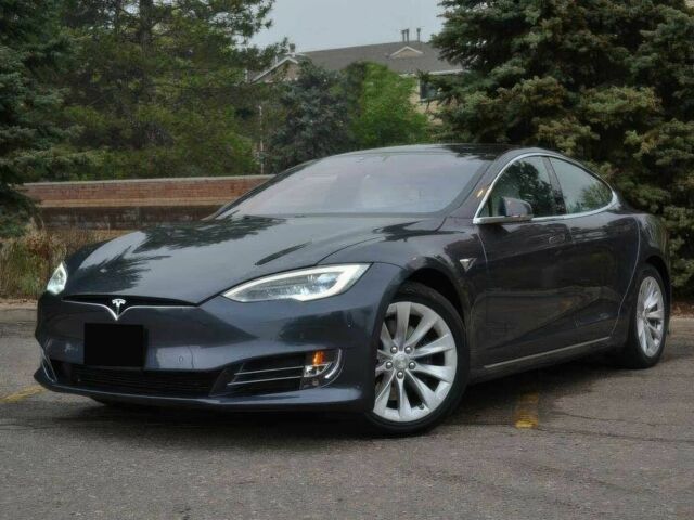 Сірий Тесла Модель С, об'ємом двигуна 0 л та пробігом 64 тис. км за 6700 $, фото 1 на Automoto.ua