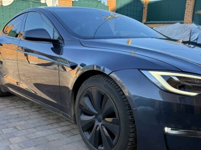 Серый Тесла Модель С, объемом двигателя 0 л и пробегом 33 тыс. км за 21000 $, фото 1 на Automoto.ua