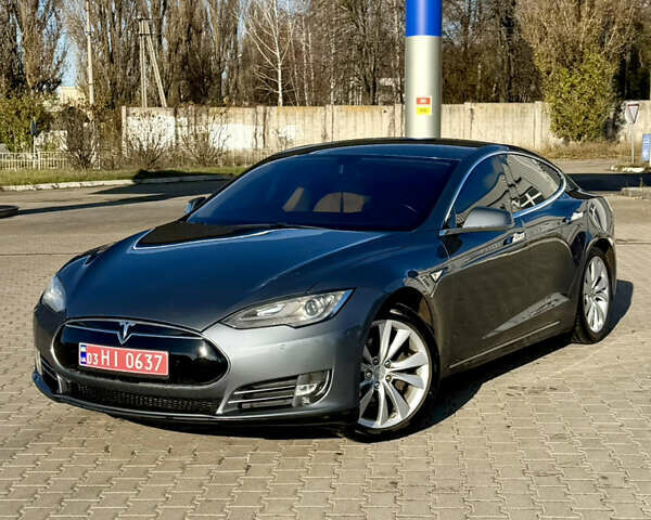 Серый Тесла Модель С, объемом двигателя 0 л и пробегом 340 тыс. км за 12800 $, фото 1 на Automoto.ua