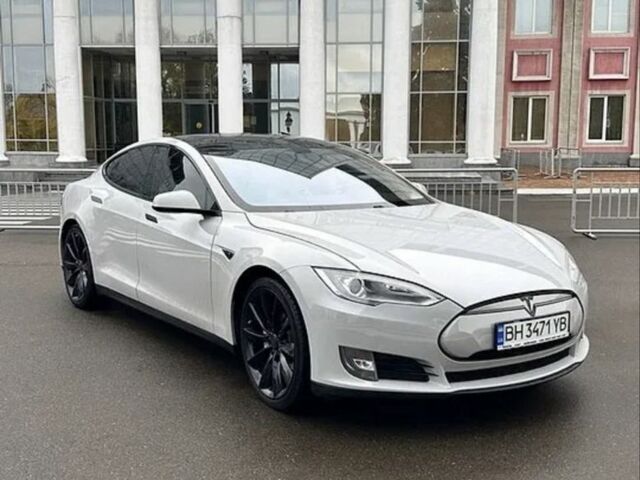 Сірий Тесла Модель С, об'ємом двигуна 0 л та пробігом 330 тис. км за 11600 $, фото 1 на Automoto.ua