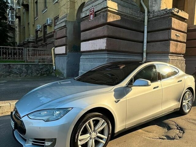 Сірий Тесла Модель С, об'ємом двигуна 0 л та пробігом 290 тис. км за 12500 $, фото 1 на Automoto.ua