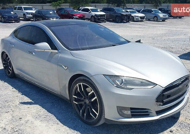 Сірий Тесла Модель С, об'ємом двигуна 0 л та пробігом 330 тис. км за 9999 $, фото 1 на Automoto.ua