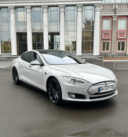 Серый Тесла Модель С, объемом двигателя 0 л и пробегом 329 тыс. км за 13400 $, фото 1 на Automoto.ua