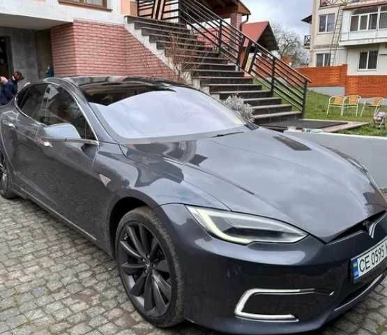 Серый Тесла Модель С, объемом двигателя 0 л и пробегом 97 тыс. км за 13563 $, фото 1 на Automoto.ua