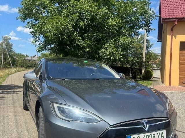 Серый Тесла Модель С, объемом двигателя 0 л и пробегом 260 тыс. км за 12700 $, фото 1 на Automoto.ua