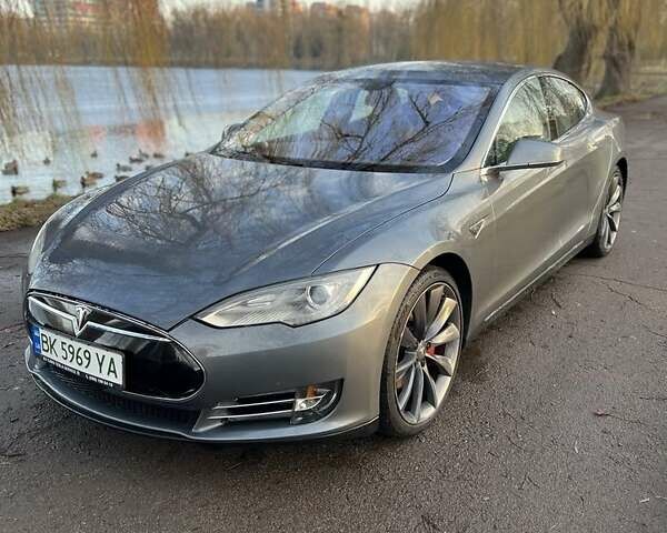 Серый Тесла Модель С, объемом двигателя 0 л и пробегом 102 тыс. км за 12300 $, фото 1 на Automoto.ua