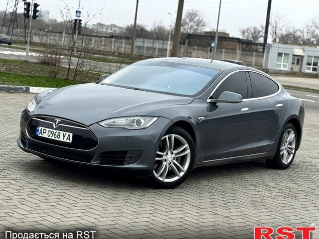 Серый Тесла Модель С, объемом двигателя 0 л и пробегом 230 тыс. км за 10700 $, фото 1 на Automoto.ua