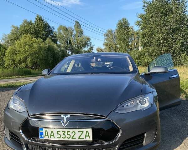 Серый Тесла Модель С, объемом двигателя 0 л и пробегом 154 тыс. км за 19600 $, фото 1 на Automoto.ua