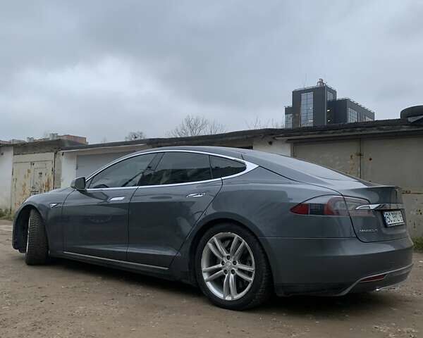 Серый Тесла Модель С, объемом двигателя 0 л и пробегом 160 тыс. км за 12500 $, фото 1 на Automoto.ua