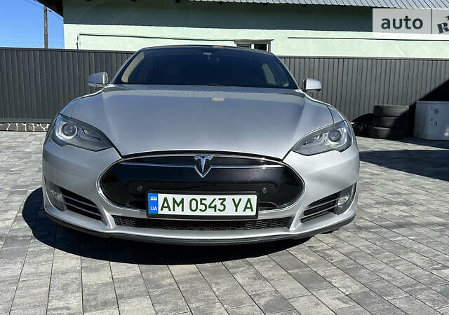 Серый Тесла Модель С, объемом двигателя 0 л и пробегом 245 тыс. км за 15000 $, фото 1 на Automoto.ua