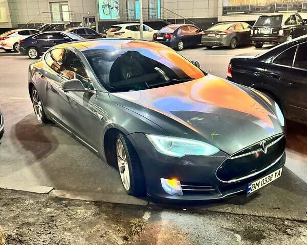 Серый Тесла Модель С, объемом двигателя 0 л и пробегом 165 тыс. км за 15000 $, фото 1 на Automoto.ua