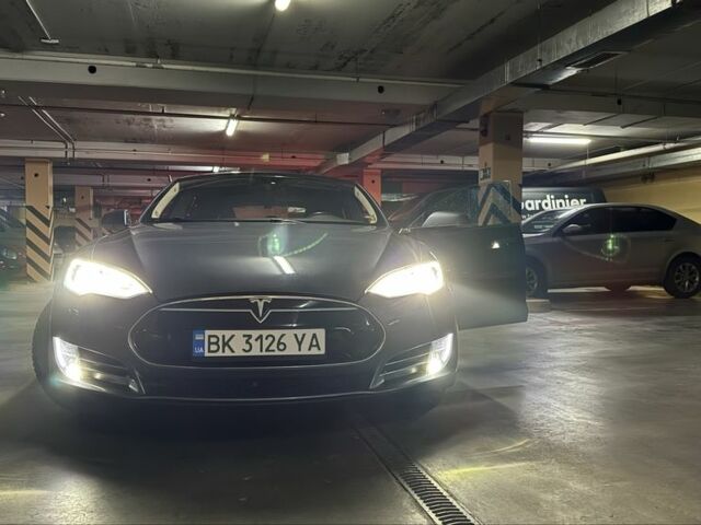 Сірий Тесла Модель С, об'ємом двигуна 0 л та пробігом 163 тис. км за 8900 $, фото 1 на Automoto.ua