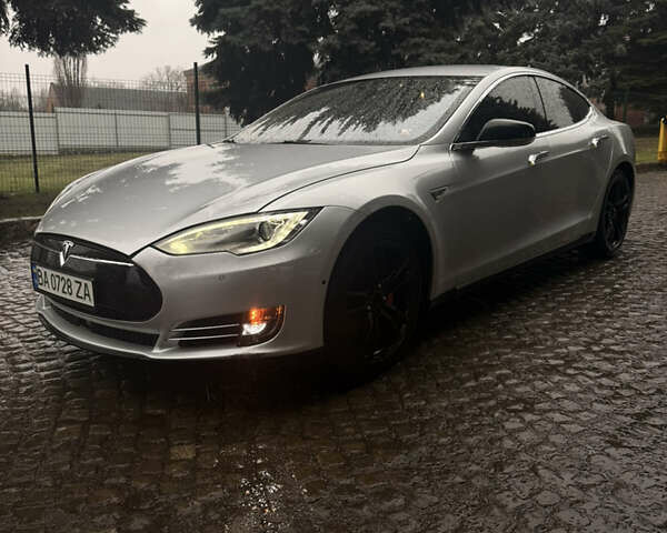 Серый Тесла Модель С, объемом двигателя 0 л и пробегом 167 тыс. км за 14999 $, фото 1 на Automoto.ua