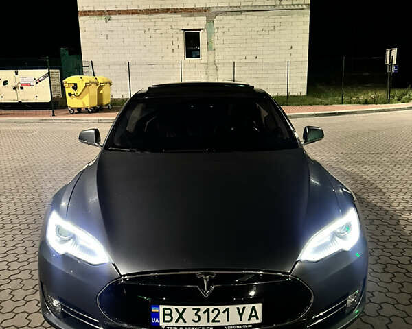 Серый Тесла Модель С, объемом двигателя 0 л и пробегом 170 тыс. км за 11999 $, фото 1 на Automoto.ua