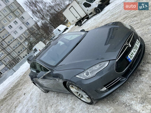 Серый Тесла Модель С, объемом двигателя 0 л и пробегом 190 тыс. км за 11600 $, фото 1 на Automoto.ua