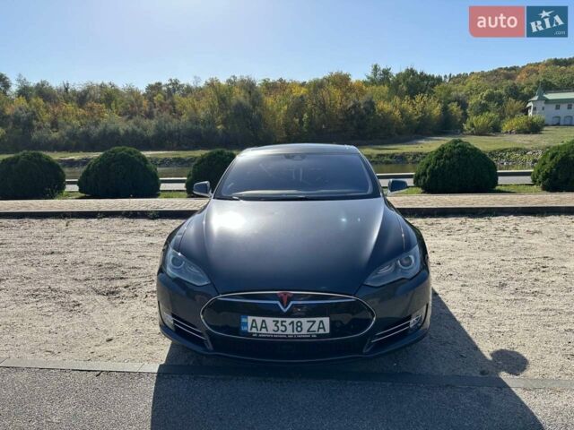 Серый Тесла Модель С, объемом двигателя 0 л и пробегом 225 тыс. км за 17000 $, фото 1 на Automoto.ua