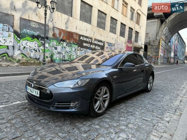 Сірий Тесла Модель С, об'ємом двигуна 0 л та пробігом 215 тис. км за 12800 $, фото 1 на Automoto.ua