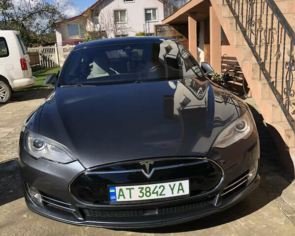 Серый Тесла Модель С, объемом двигателя 0 л и пробегом 113 тыс. км за 15200 $, фото 1 на Automoto.ua