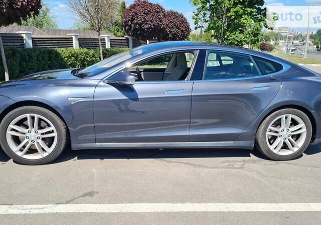 Серый Тесла Модель С, объемом двигателя 0 л и пробегом 170 тыс. км за 19500 $, фото 1 на Automoto.ua