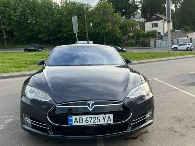Серый Тесла Модель С, объемом двигателя 0 л и пробегом 114 тыс. км за 15100 $, фото 1 на Automoto.ua