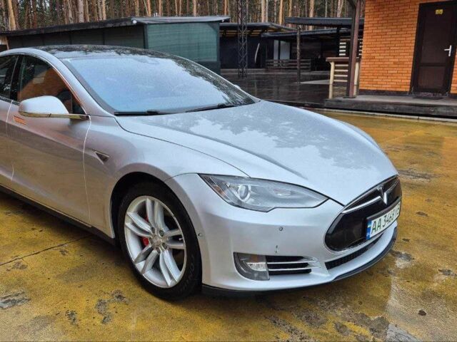 Серый Тесла Модель С, объемом двигателя 0 л и пробегом 218 тыс. км за 14750 $, фото 1 на Automoto.ua