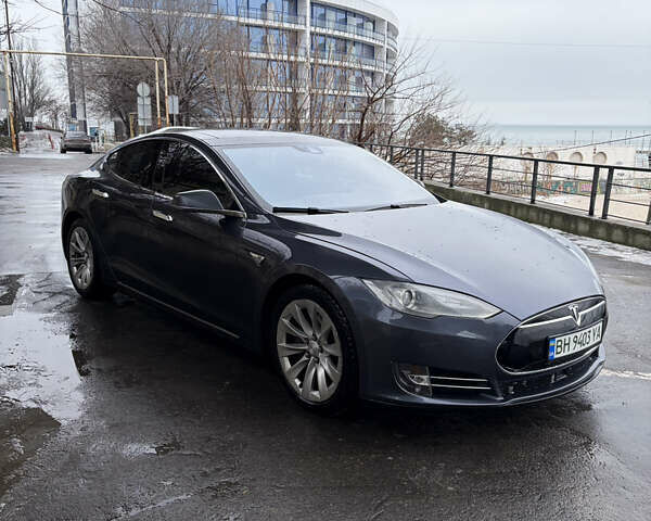 Серый Тесла Модель С, объемом двигателя 0 л и пробегом 230 тыс. км за 13000 $, фото 1 на Automoto.ua