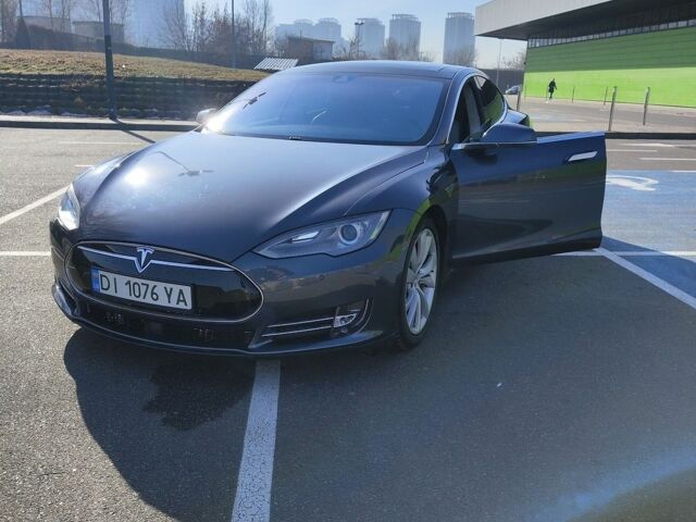 Сірий Тесла Модель С, об'ємом двигуна 0 л та пробігом 270 тис. км за 15900 $, фото 1 на Automoto.ua