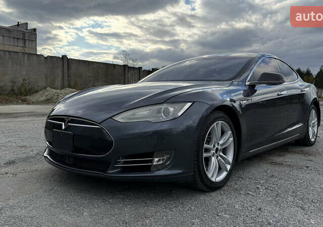 Тесла Модель С 2015 у Львові на Automoto.ua Сірий Тесла Модель С, об'ємом двигуна 0 л та пробігом 249 тис. км за 11000 $, фото 1 на Automoto.ua