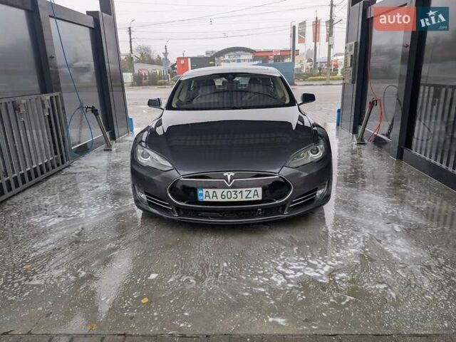 Серый Тесла Модель С, объемом двигателя 0 л и пробегом 150 тыс. км за 16500 $, фото 1 на Automoto.ua