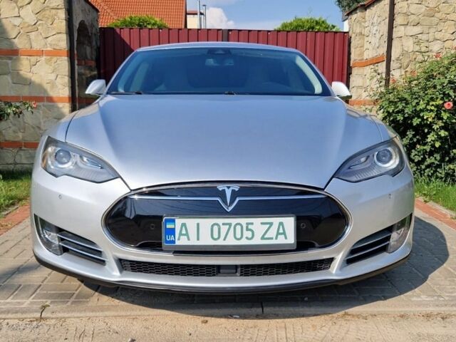 Серый Тесла Модель С, объемом двигателя 0 л и пробегом 149 тыс. км за 13987 $, фото 1 на Automoto.ua