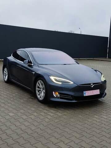 Серый Тесла Модель С, объемом двигателя 0 л и пробегом 226 тыс. км за 14800 $, фото 1 на Automoto.ua