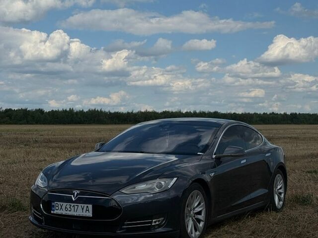 Серый Тесла Модель С, объемом двигателя 0 л и пробегом 181 тыс. км за 12999 $, фото 1 на Automoto.ua