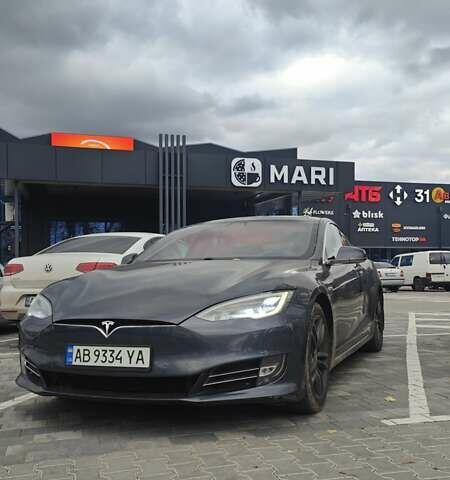 Серый Тесла Модель С, объемом двигателя 0 л и пробегом 170 тыс. км за 18300 $, фото 1 на Automoto.ua