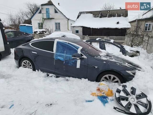 Сірий Тесла Модель С, об'ємом двигуна 0 л та пробігом 210 тис. км за 9950 $, фото 1 на Automoto.ua