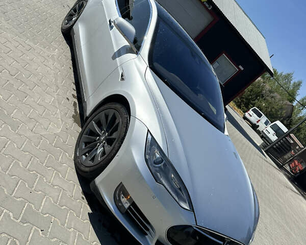 Сірий Тесла Модель С, об'ємом двигуна 0 л та пробігом 190 тис. км за 15300 $, фото 1 на Automoto.ua