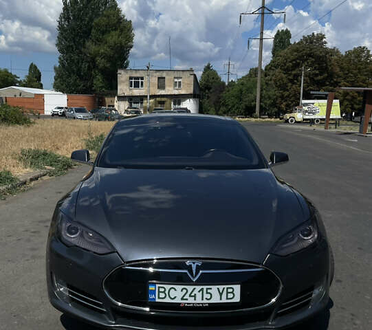 Серый Тесла Модель С, объемом двигателя 0 л и пробегом 85 тыс. км за 19500 $, фото 1 на Automoto.ua