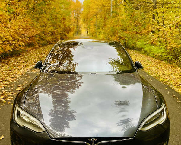 Тесла Модель С 2016 у Луцьку на Automoto.ua Сірий Тесла Модель С, об'ємом двигуна 0 л та пробігом 190 тис. км за 15500 $, фото 1 на Automoto.ua