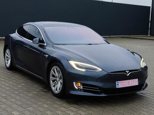 Серый Тесла Модель С, объемом двигателя 0 л и пробегом 226 тыс. км за 14800 $, фото 1 на Automoto.ua