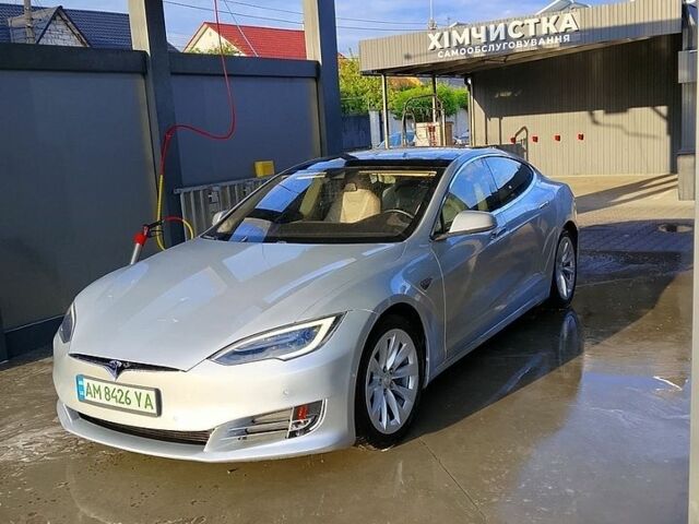 Серый Тесла Модель С, объемом двигателя 0 л и пробегом 178 тыс. км за 16990 $, фото 1 на Automoto.ua