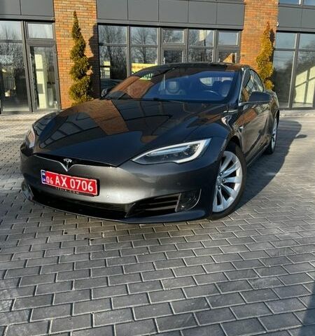 Серый Тесла Модель С, объемом двигателя 0 л и пробегом 121 тыс. км за 20500 $, фото 1 на Automoto.ua