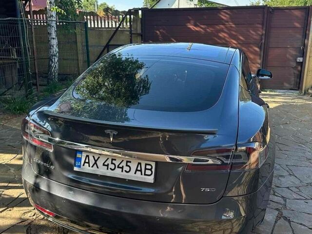 Серый Тесла Модель С, объемом двигателя 0 л и пробегом 88 тыс. км за 17500 $, фото 1 на Automoto.ua