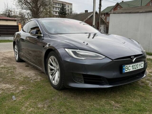 Серый Тесла Модель С, объемом двигателя 0 л и пробегом 284 тыс. км за 13200 $, фото 1 на Automoto.ua