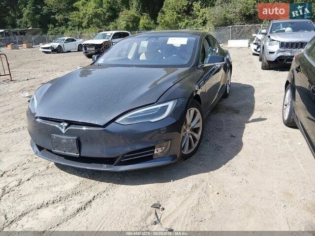 Серый Тесла Модель С, объемом двигателя 0 л и пробегом 50 тыс. км за 6500 $, фото 1 на Automoto.ua